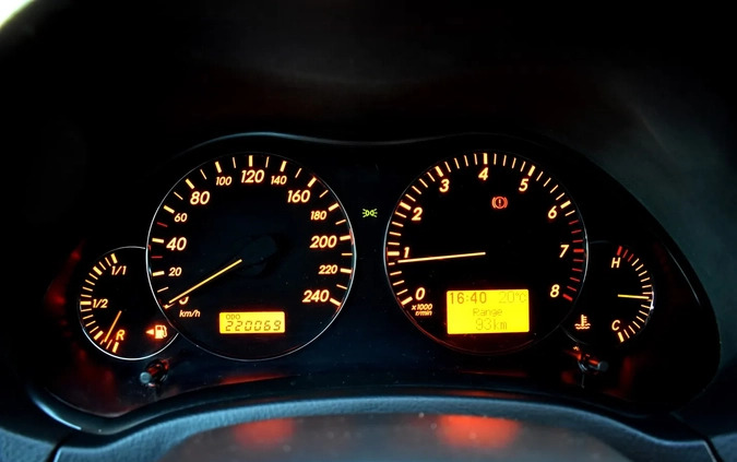 Toyota Avensis cena 18900 przebieg: 220000, rok produkcji 2006 z Elbląg małe 704